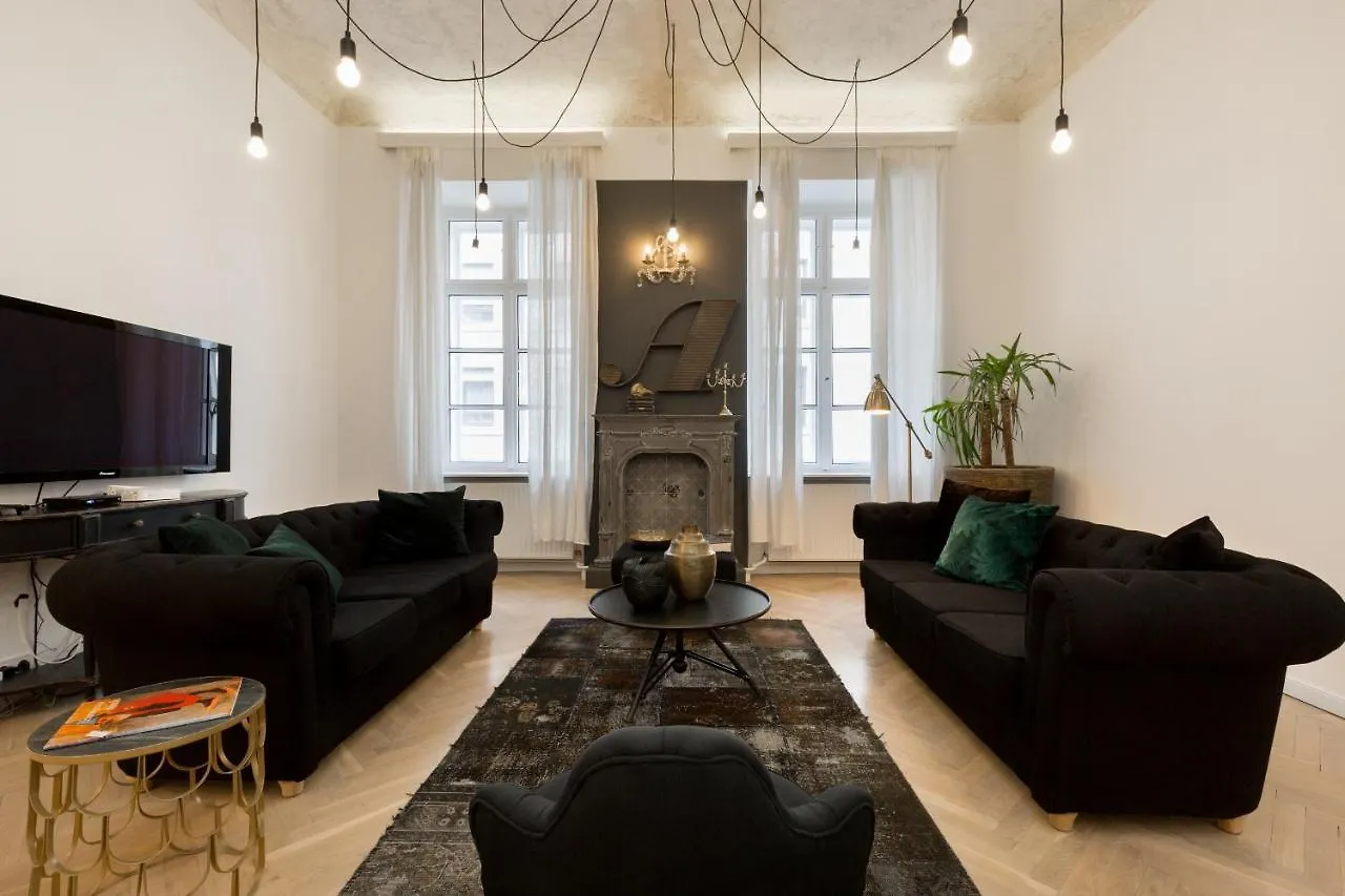 Bohemian Dream Home In The Absolute Center W 2Br/2Bt Budapest Apartment