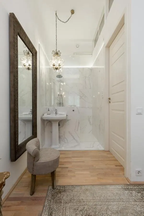 Apartment Bohemian Dream Home In The Absolute Center W 2Br/2Bt Budapest Hungary