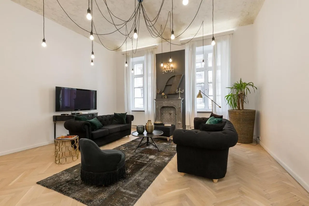 Bohemian Dream Home In The Absolute Center W 2Br/2Bt contacts